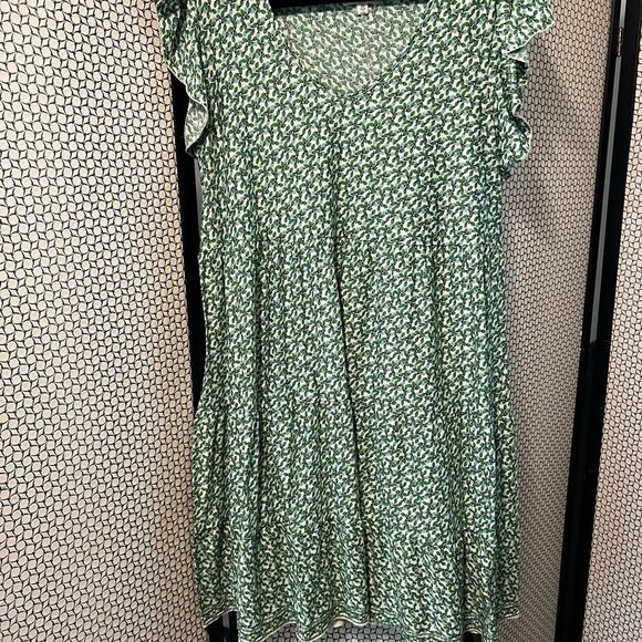 Max Studio Dresses & Skirts - Max Studio Green Flutter Sleeve Dress – Floral Print, Flowy Fit, Plus Size